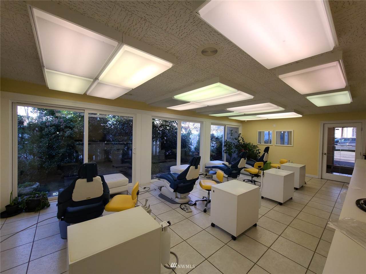 6003 100th Street - Photo 1