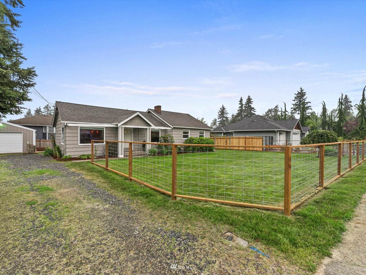17102 Spruce Way - Photo 1