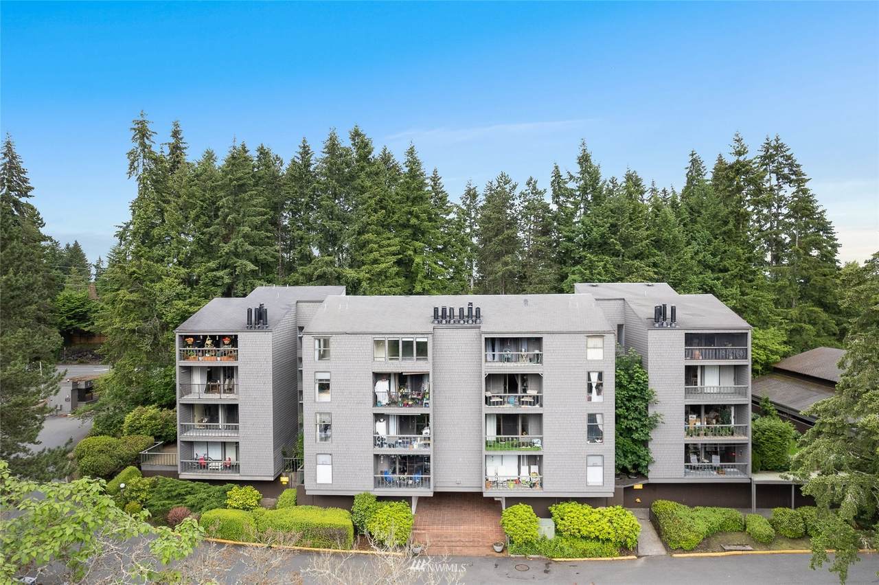 6260 139th Avenue - Photo 1