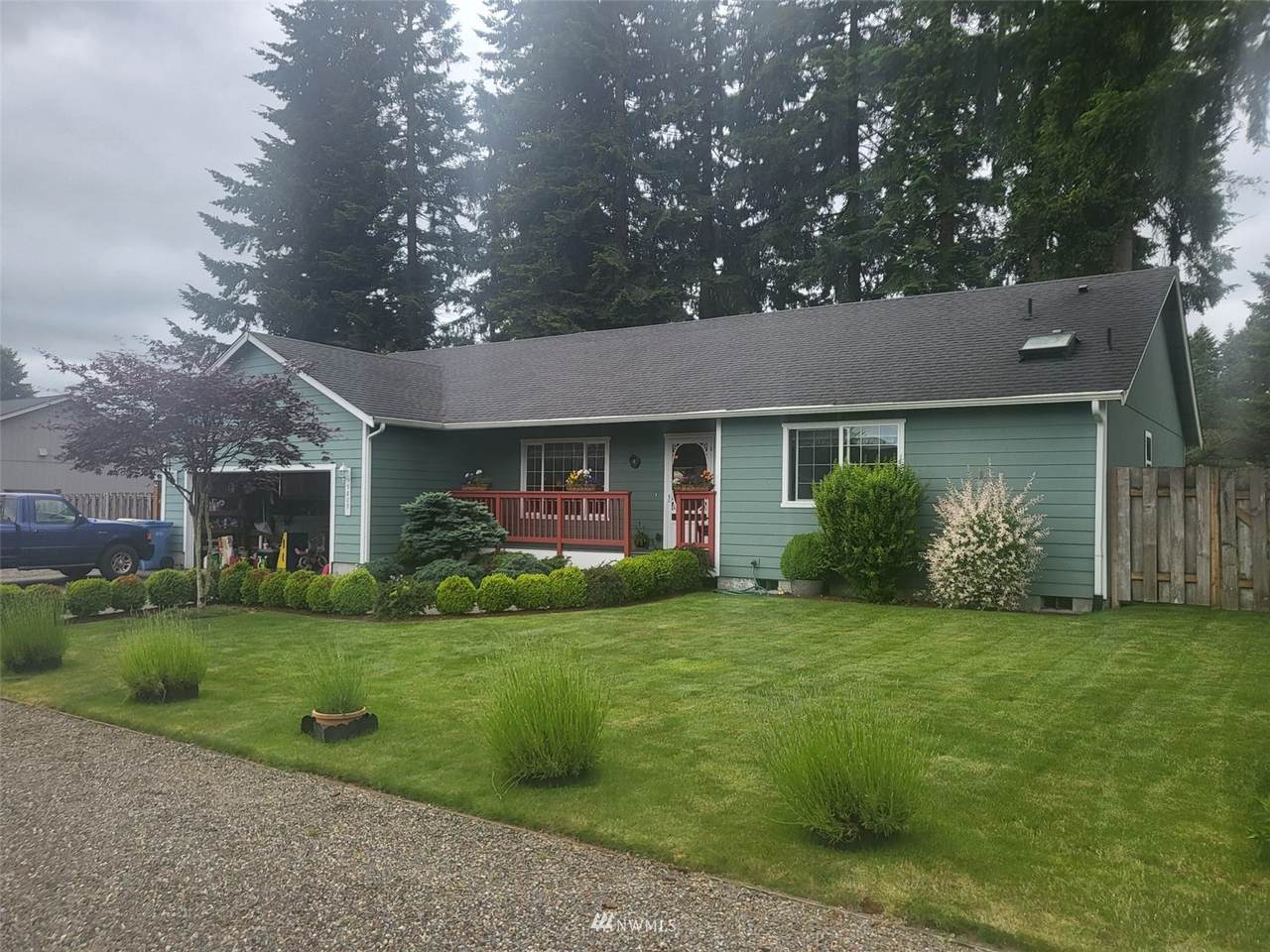 9809 178th Way - Photo 1