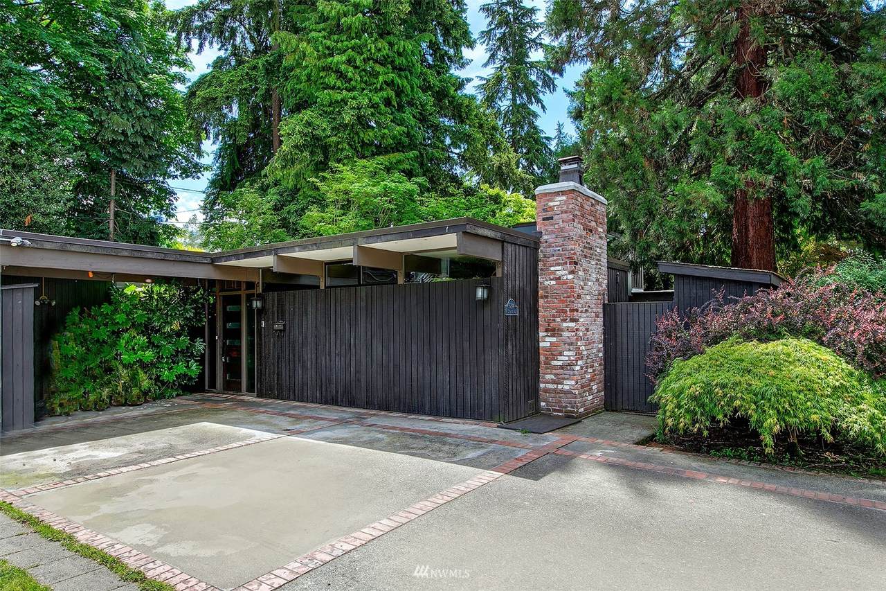 8214 37th Avenue - Photo 1