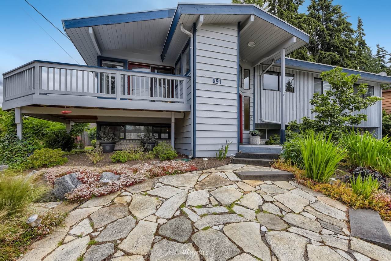 691 13th Way - Photo 1