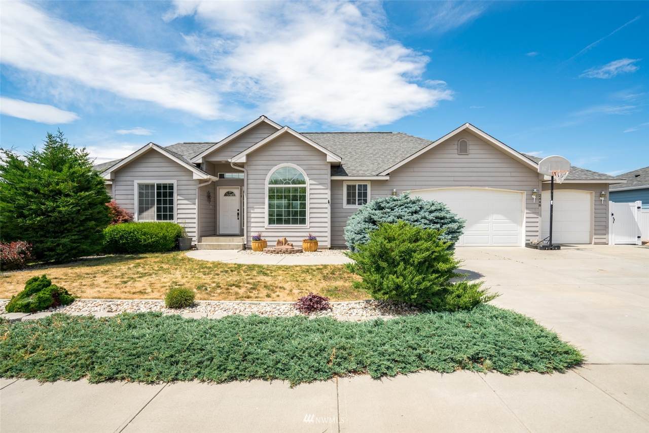 2448 Harvester Loop - Photo 1