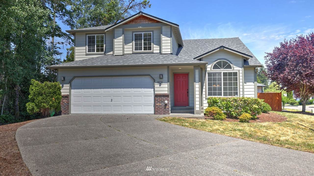1921 Queen Avenue - Photo 1