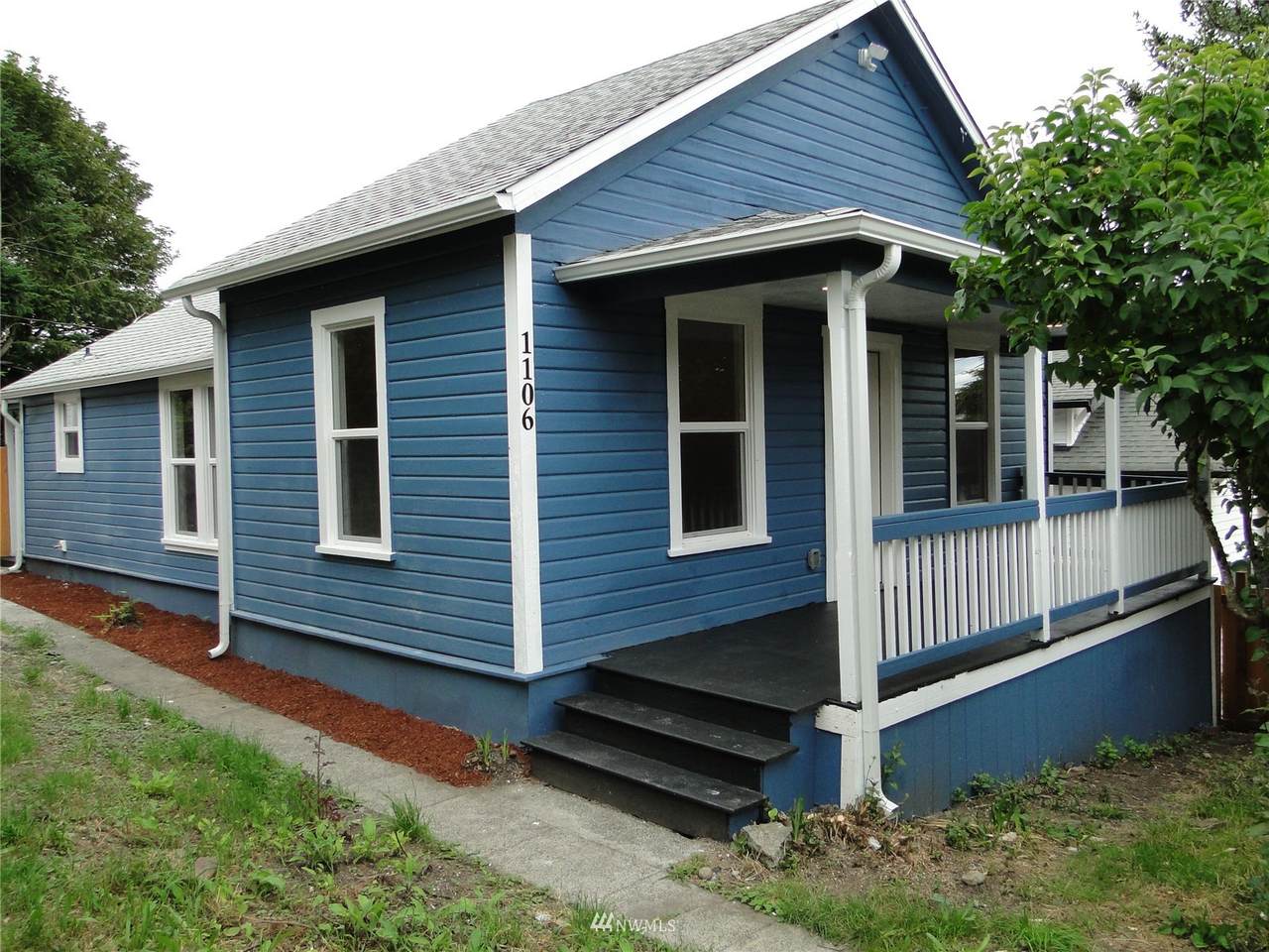 1106 8th Street - Photo 1