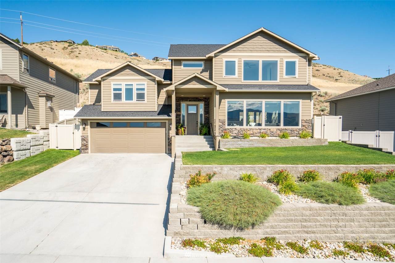 2597 Catalina Avenue - Photo 1