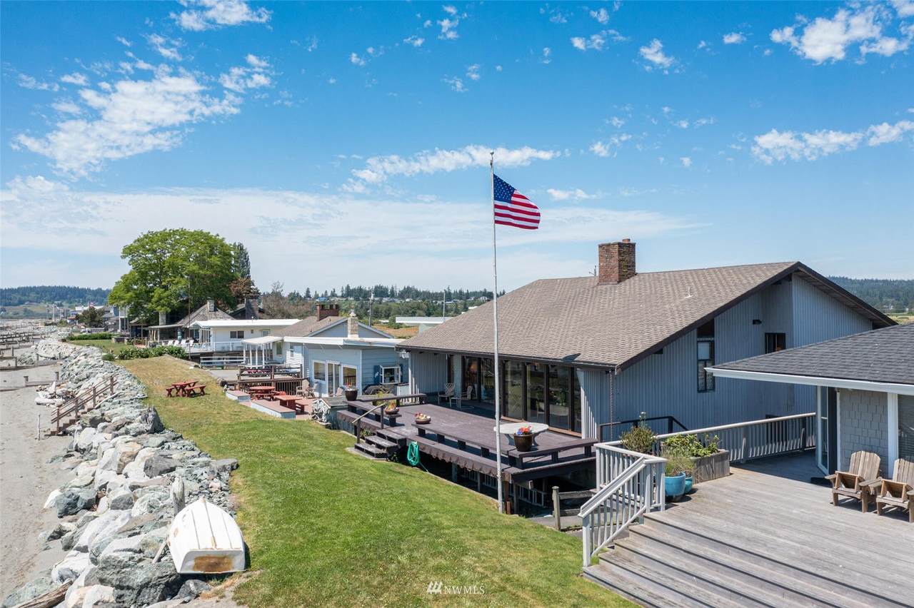 2592 Sunlight Beach Road - Photo 1