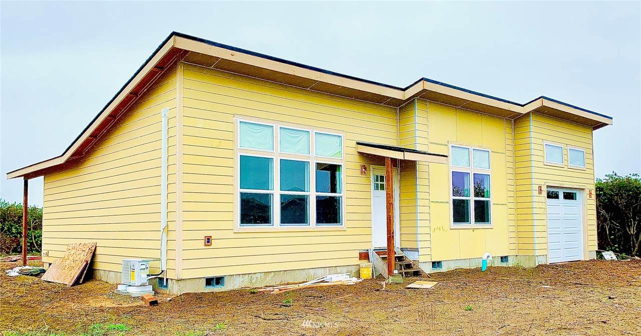 1188 Greenview Avenue - Photo 1