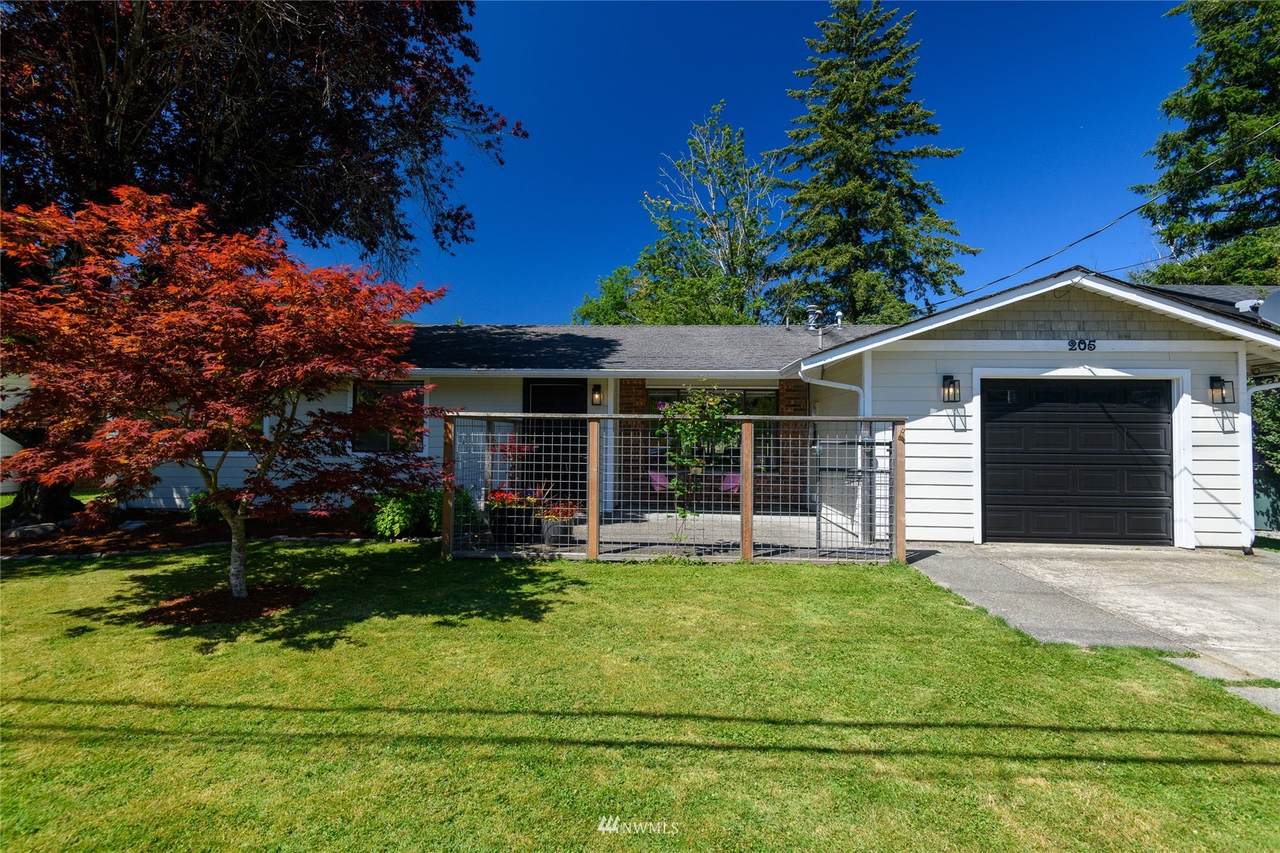 205 Thrasher Avenue - Photo 1