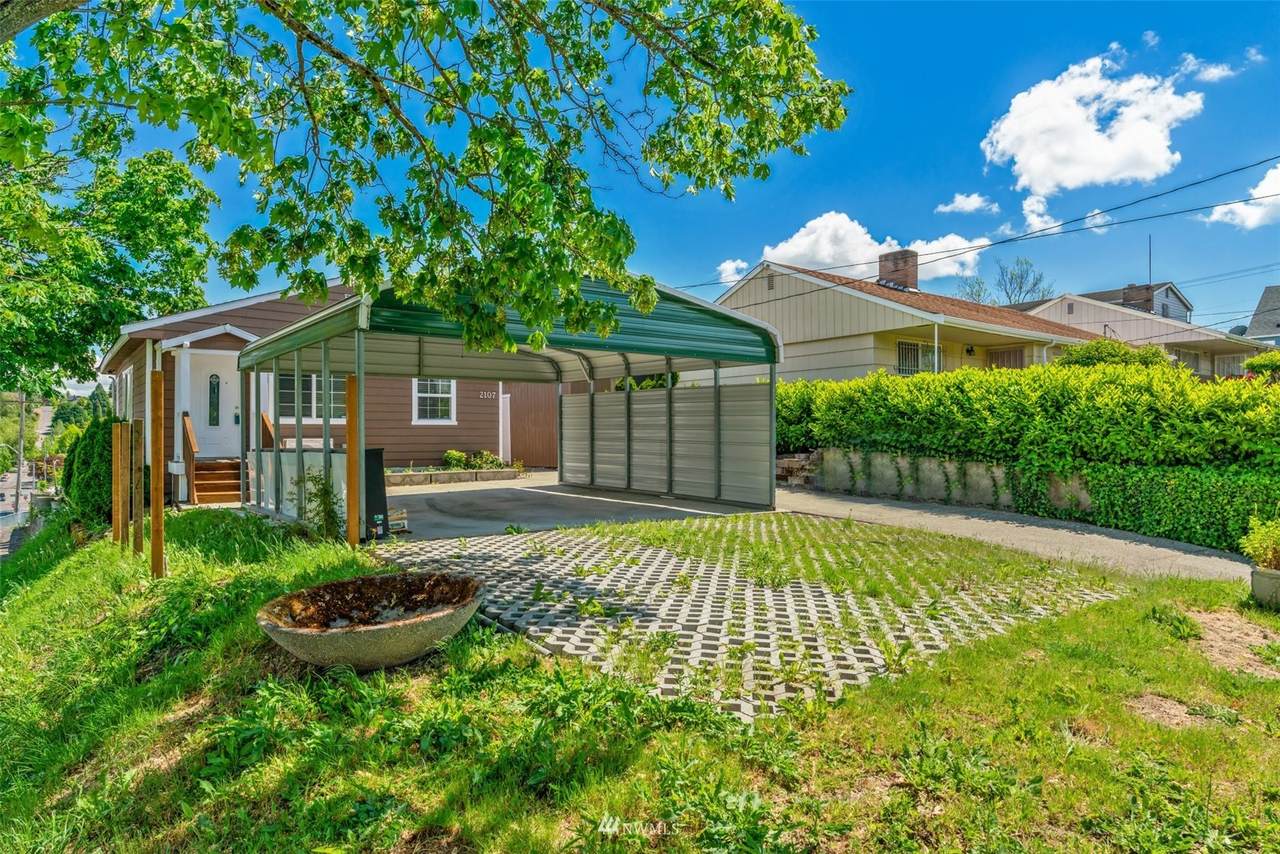 2107 Walker Street - Photo 1