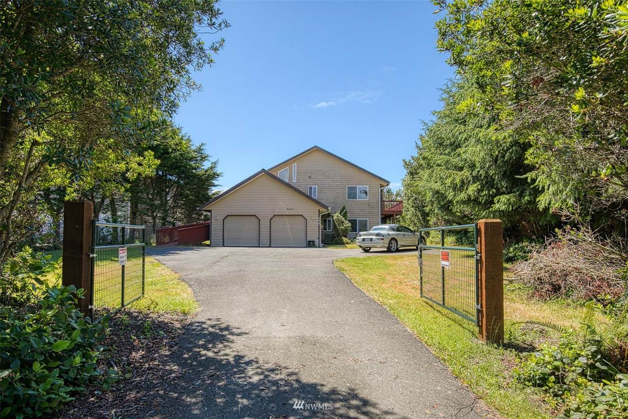 535 Sand Dune Avenue - Photo 1
