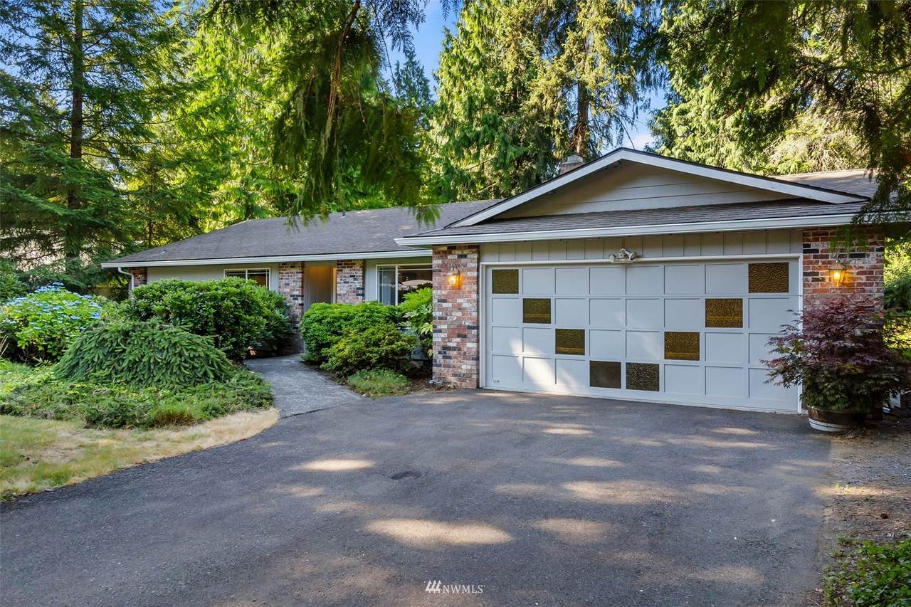 2256 Lakemoor Drive - Photo 1