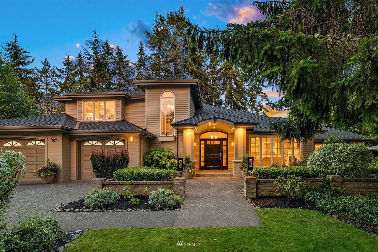 8521 Hunts Point Lane - Photo 1