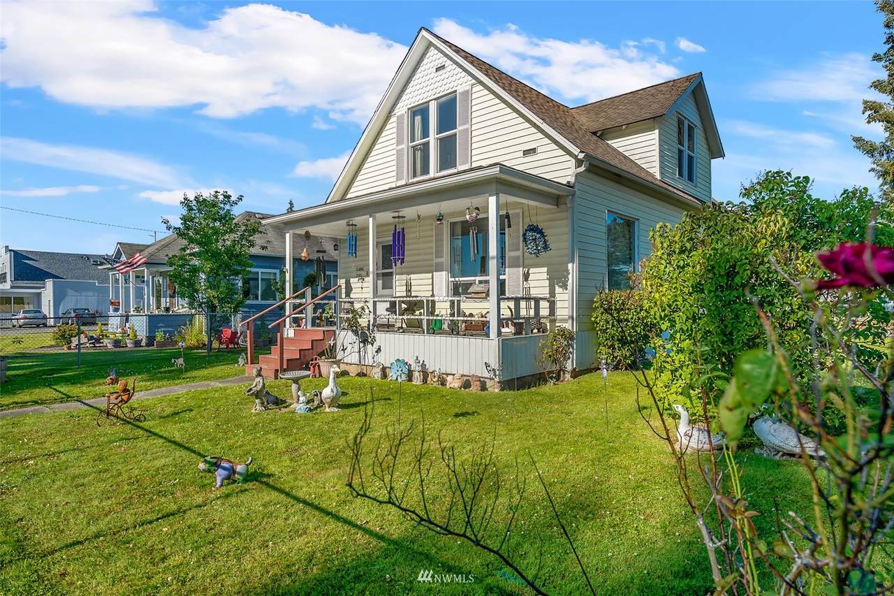 2105 Walnut Street - Photo 1