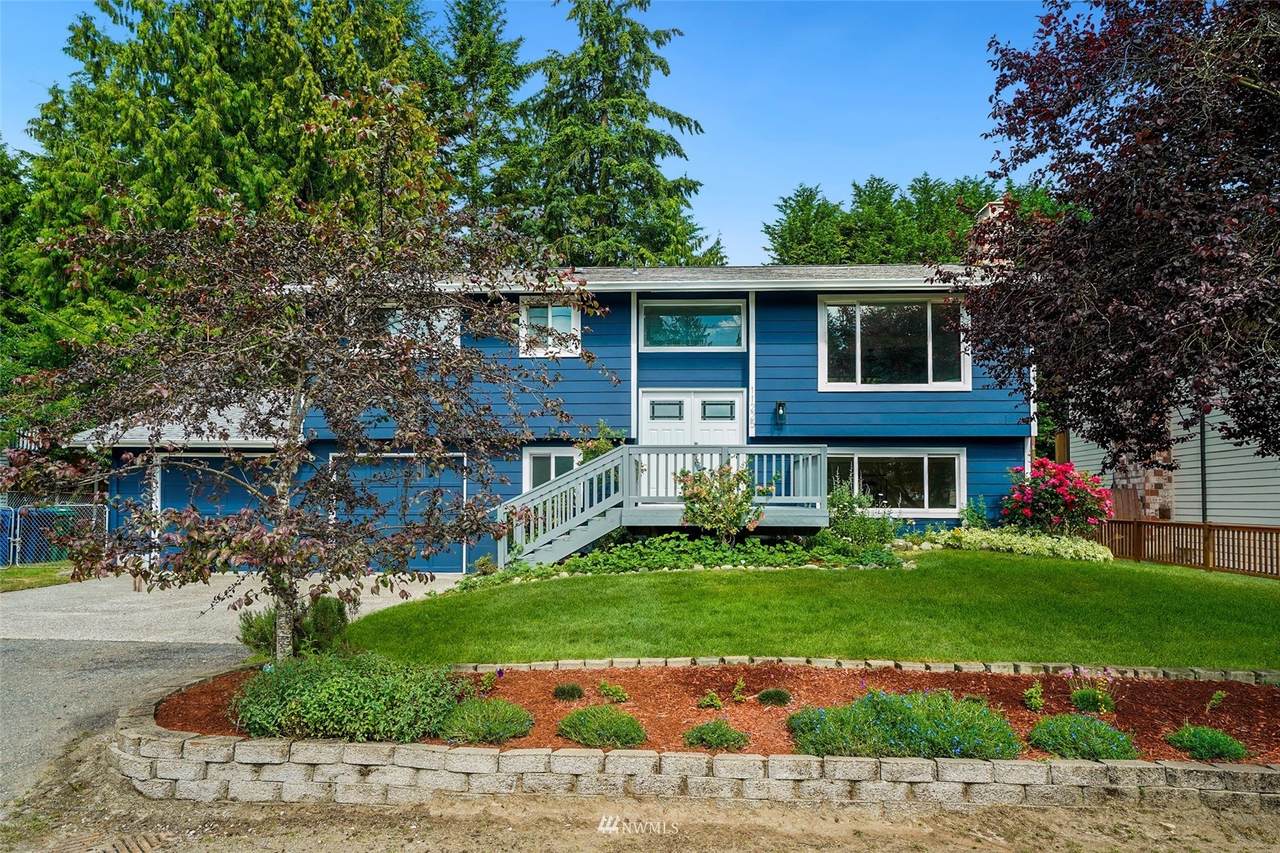 11225 38th Drive - Photo 1