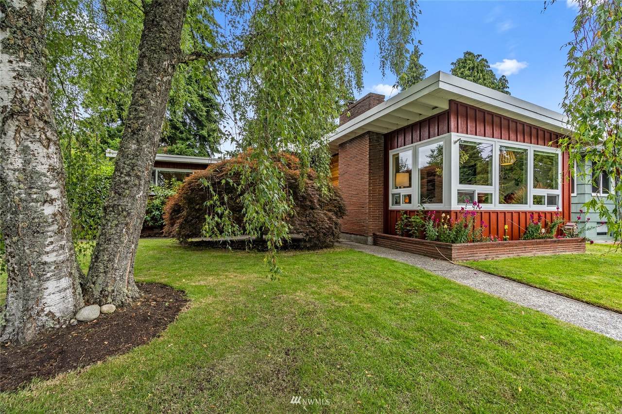4121 54th Avenue - Photo 1