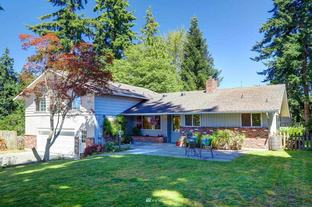 5515 East Drive - Photo 1