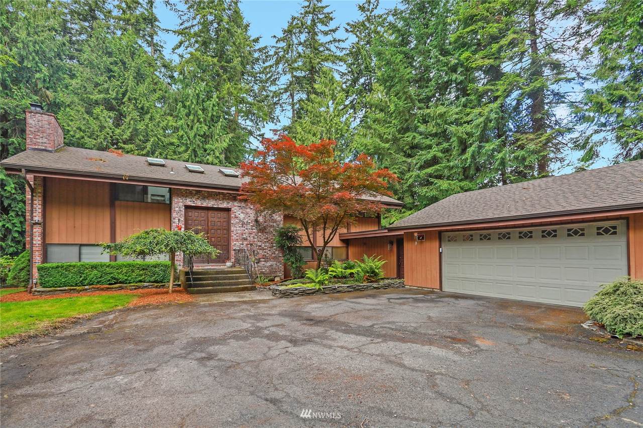 217 Sunset Drive - Photo 1