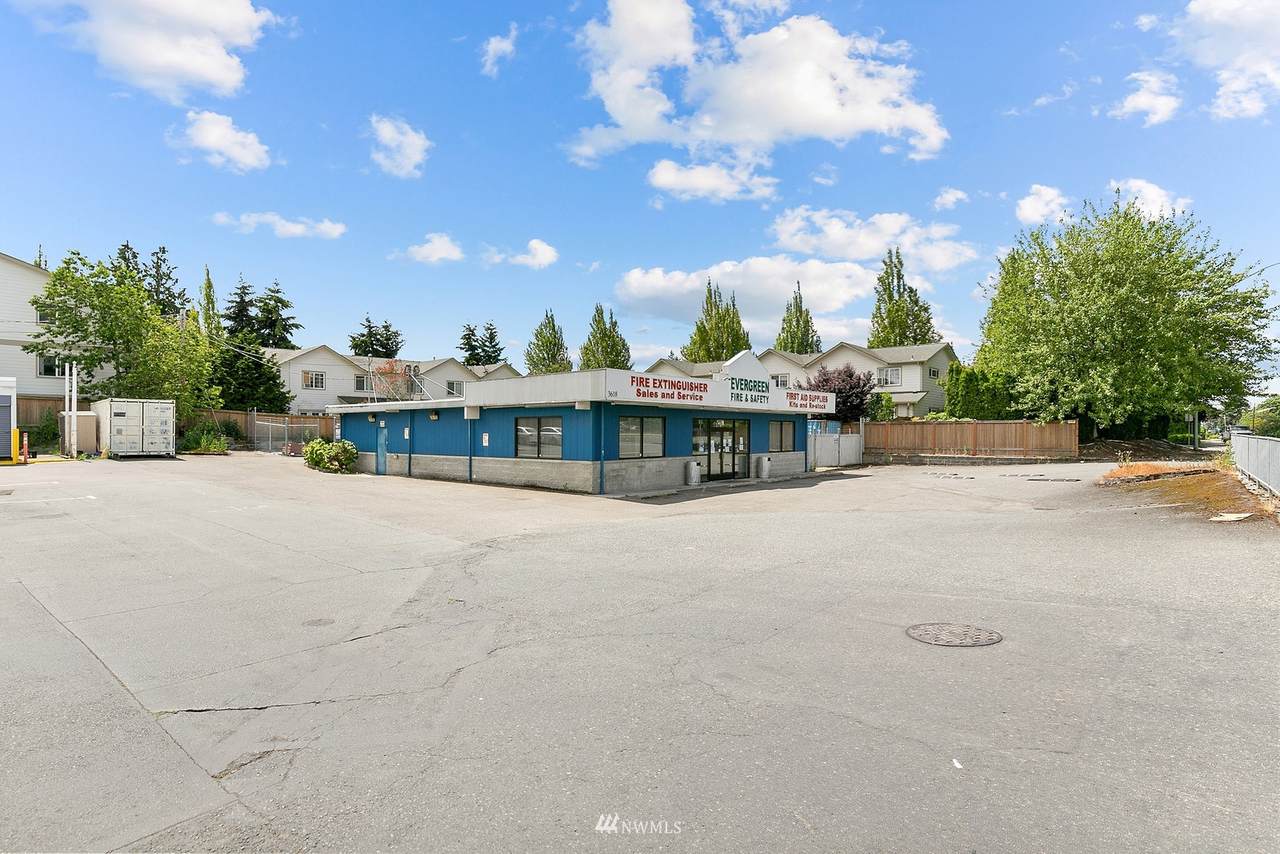 3618 164th Avenue - Photo 1