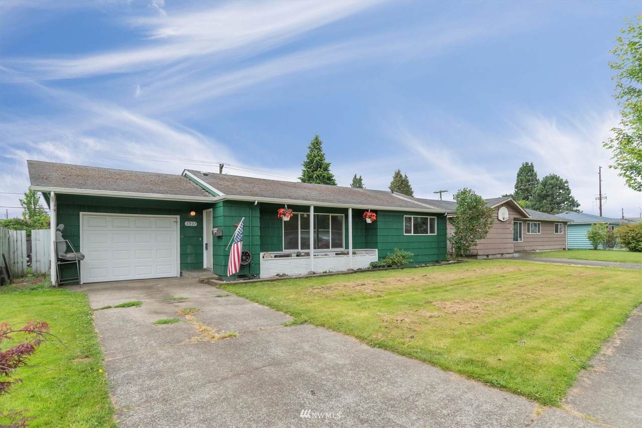 2937 Douglas Street - Photo 1