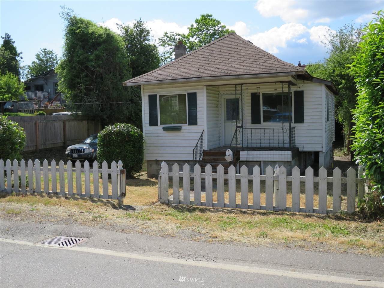 352 Tracy Avenue - Photo 1