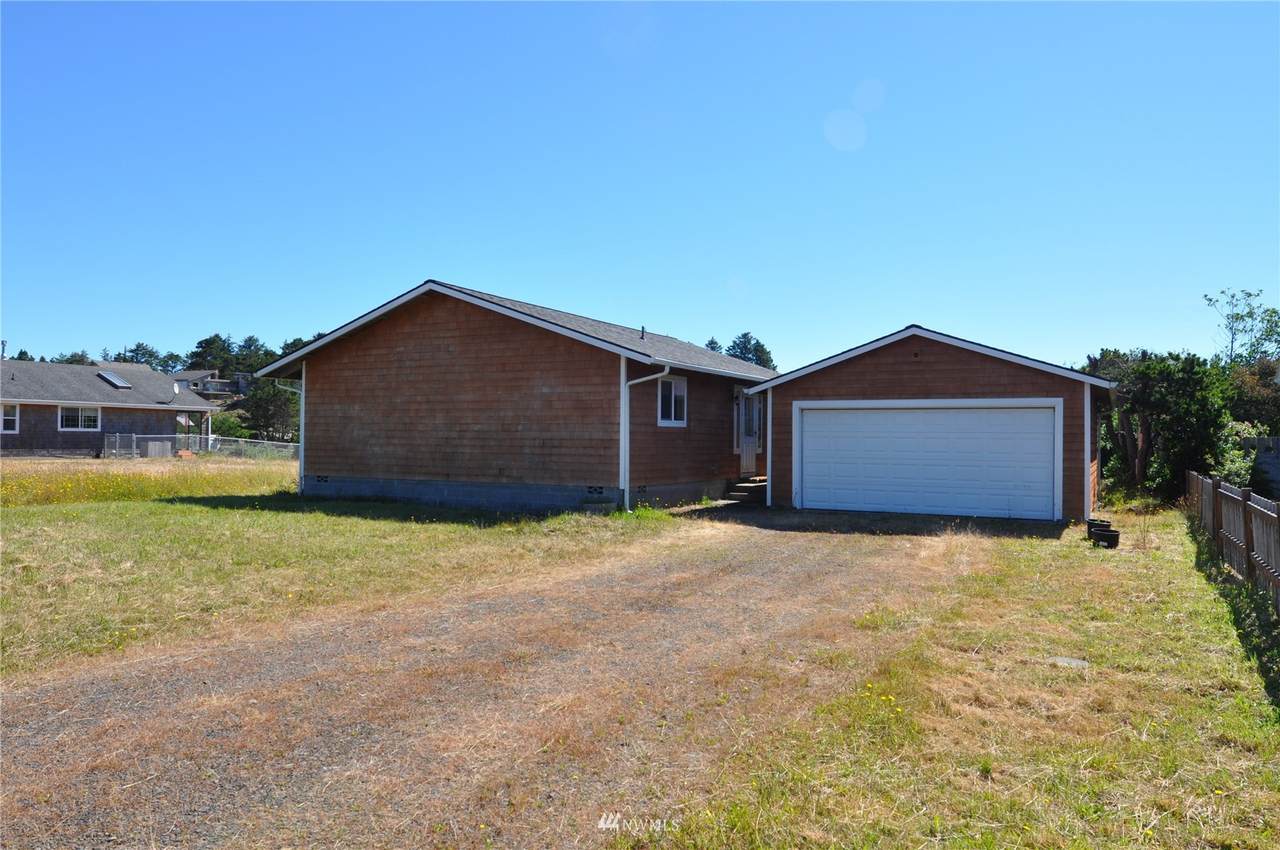 30506 H Street - Photo 1
