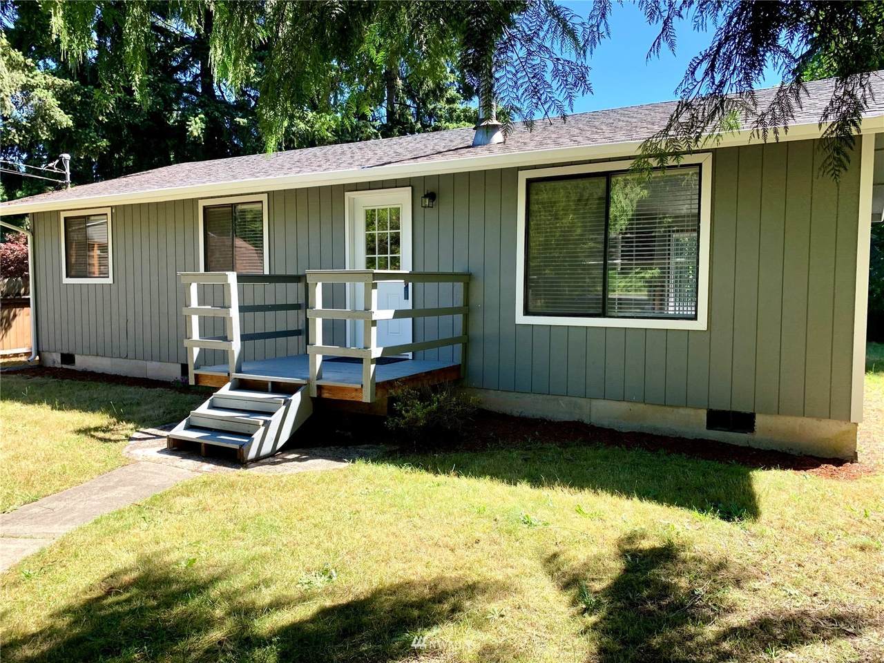 1345 California Ave - Photo 1