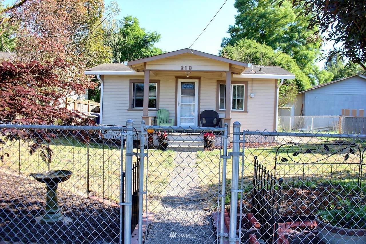 210 14 Street - Photo 1