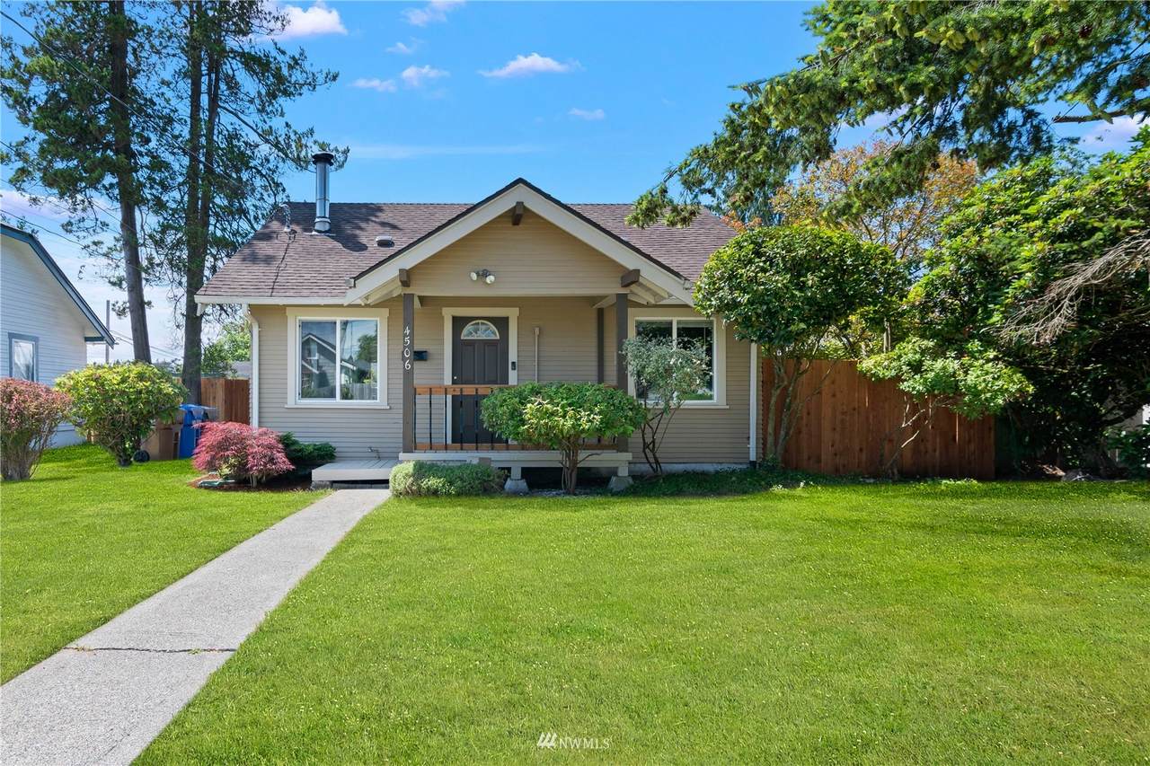 4506 11 Street - Photo 1