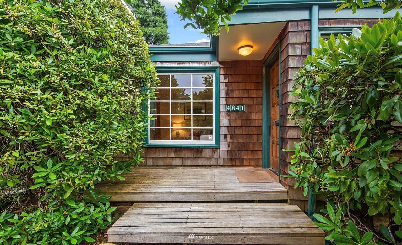 4841 43rd Street - Photo 1