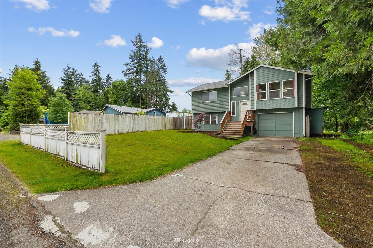 12016 212th Avenue - Photo 1