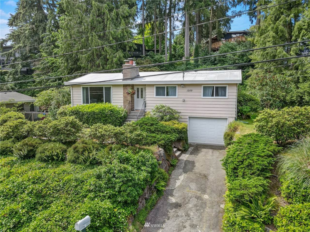 1209 Perkins Way - Photo 1