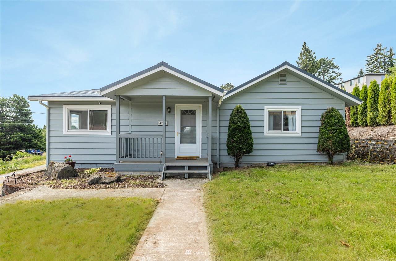 4727 175th Street - Photo 1