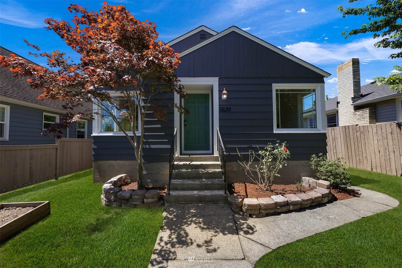5639 35th Avenue - Photo 1