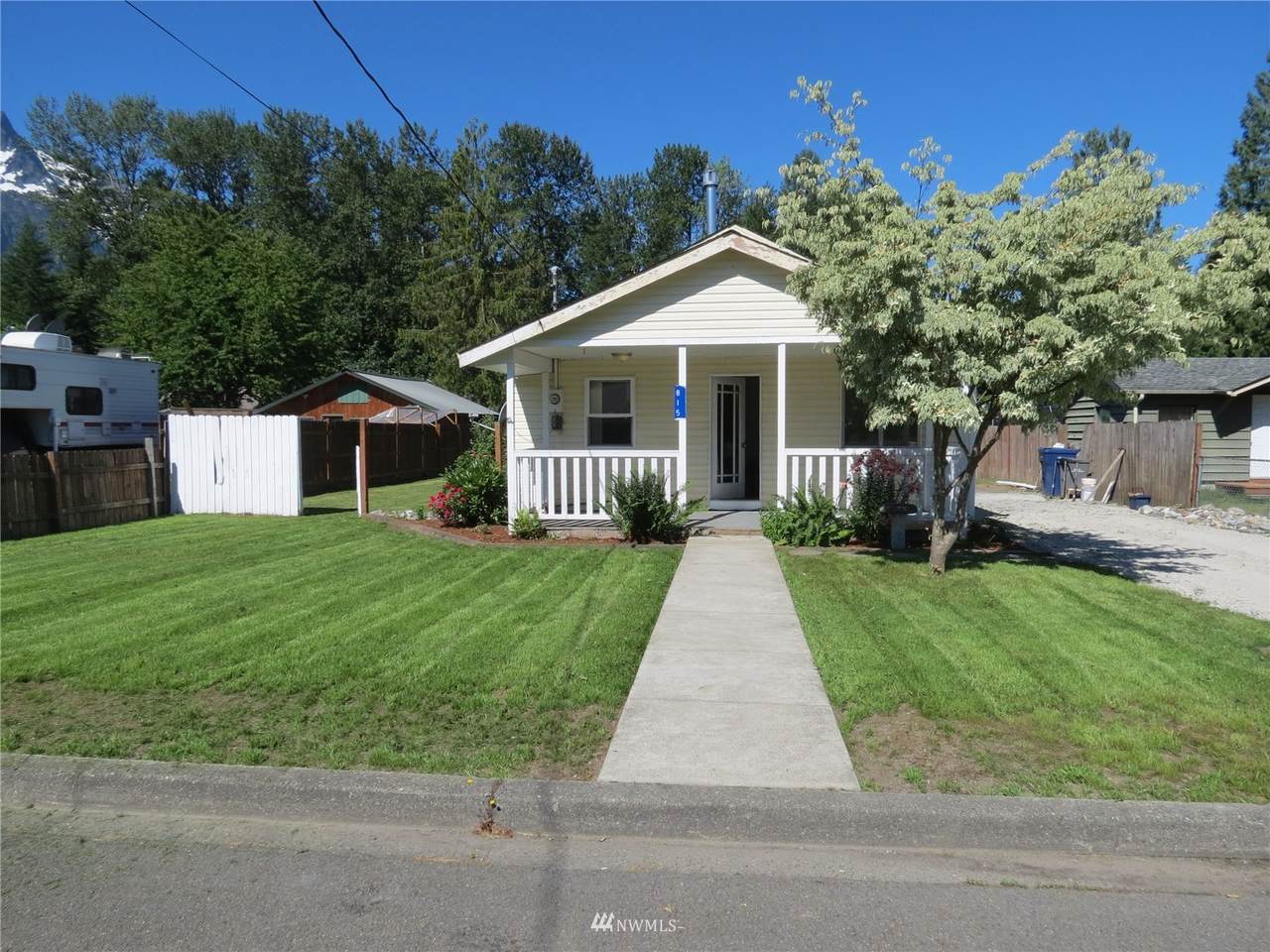 815 Fullerton Avenue - Photo 1