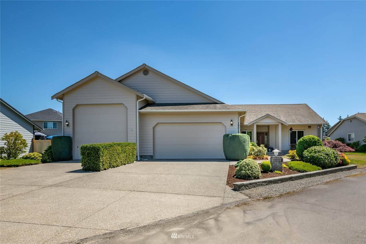 19019 104th Avenue - Photo 1