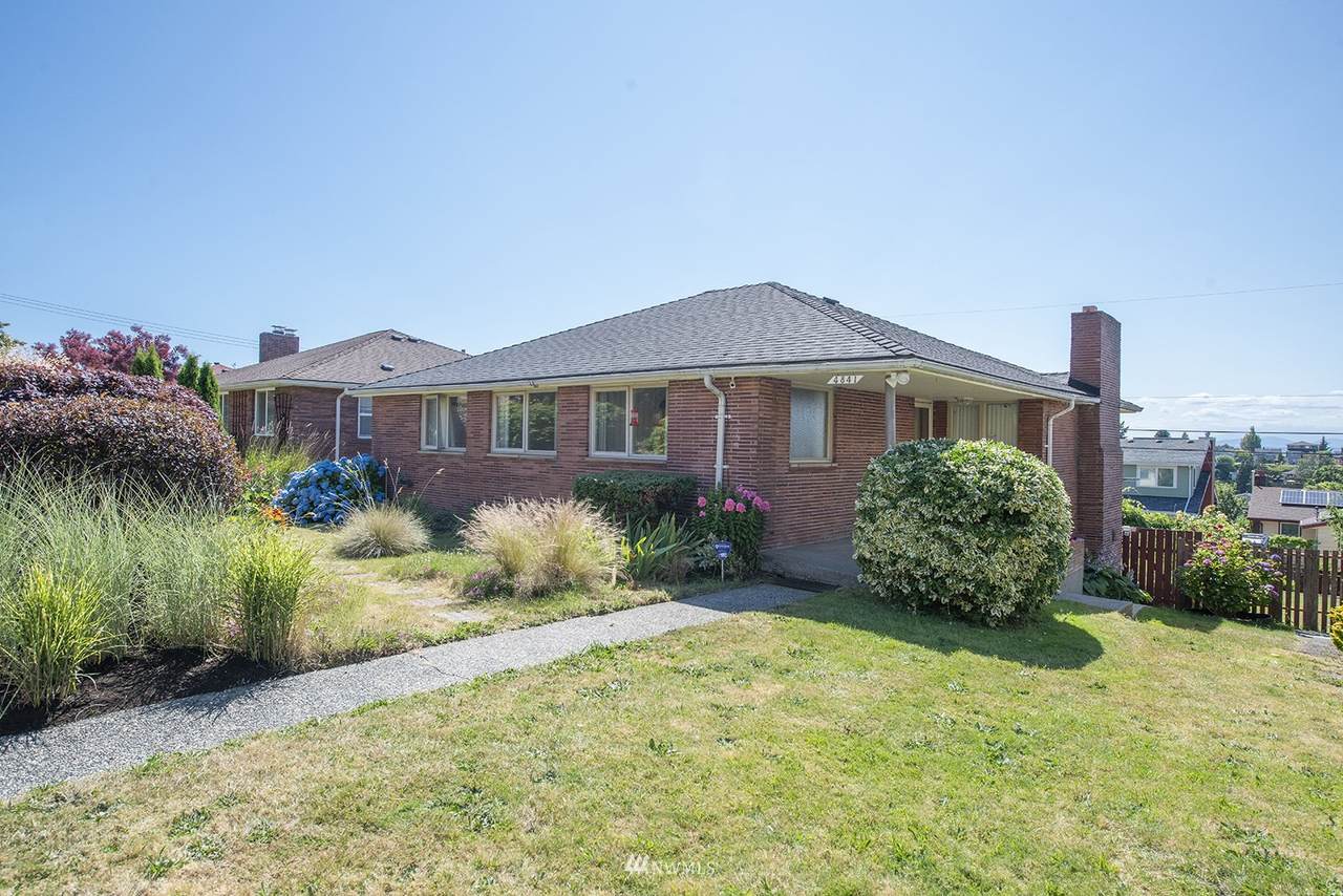 4841 37th Avenue - Photo 1