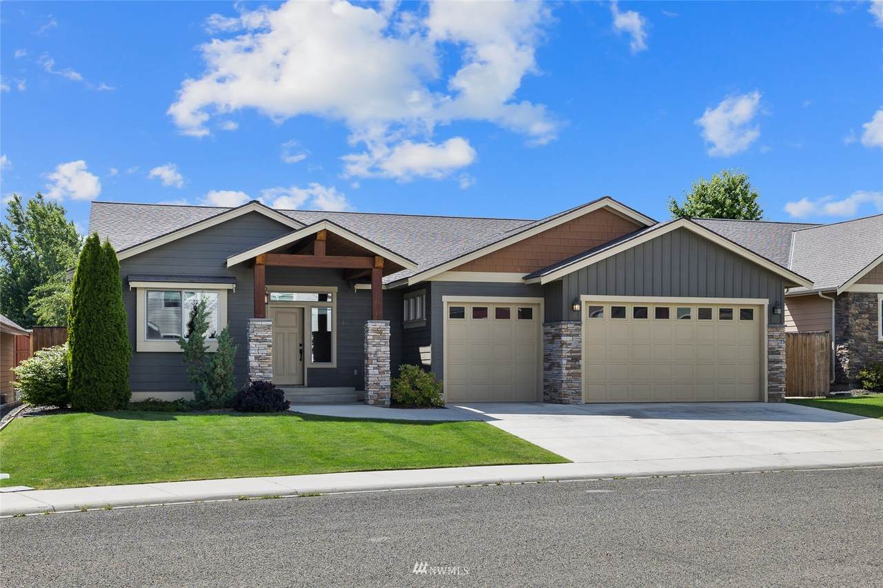 1205 Tanglewood Court - Photo 1