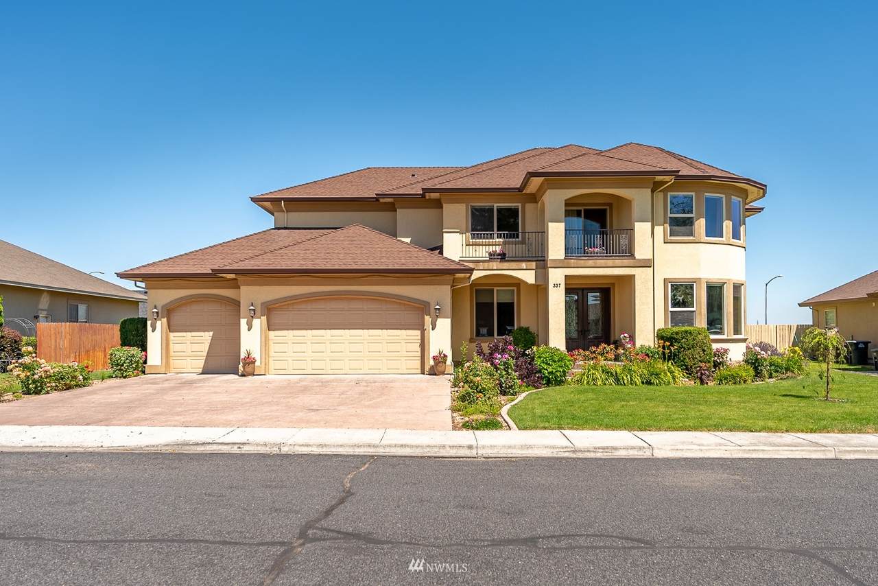 337 Crestview Drive - Photo 1