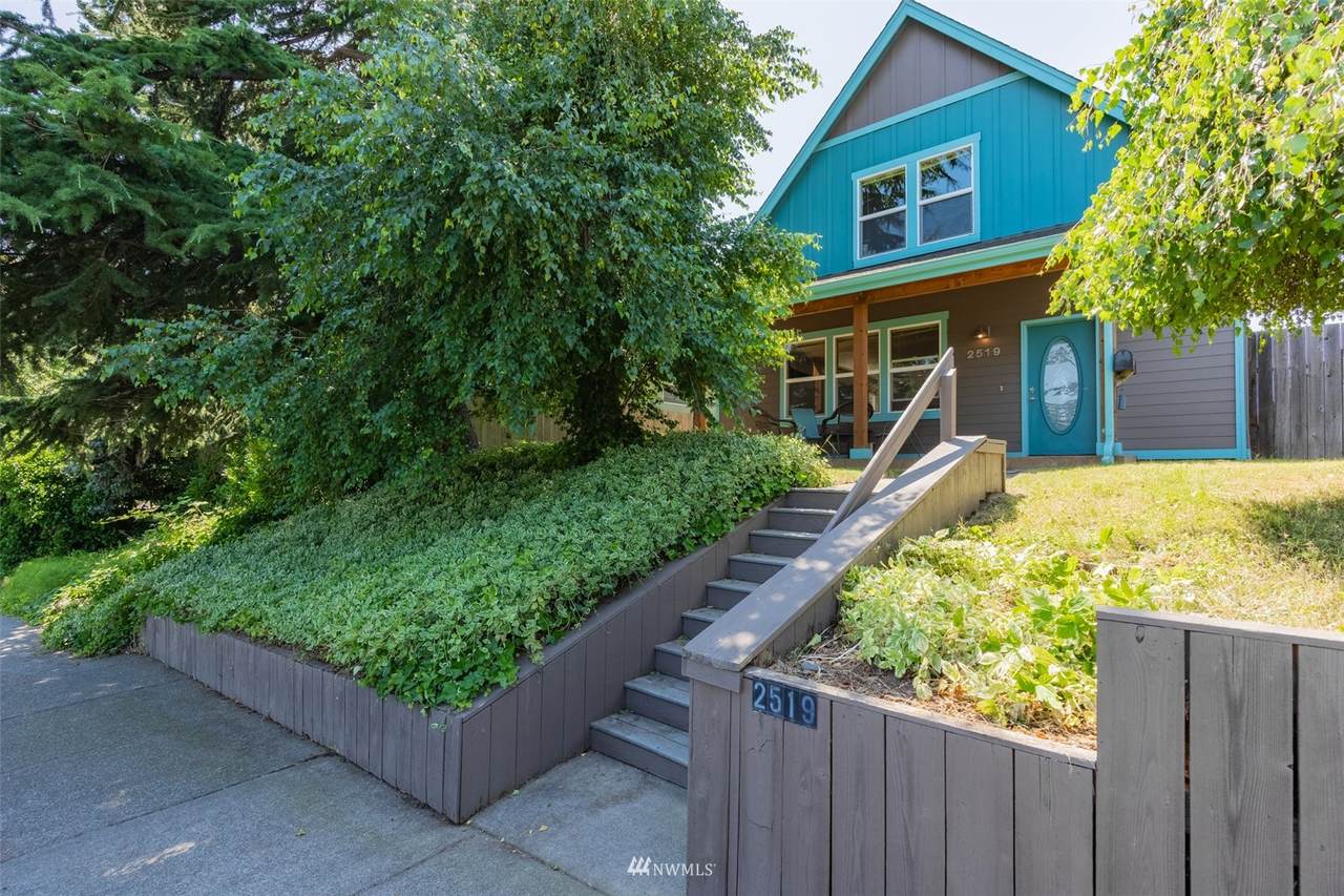 2519 Lincoln Street - Photo 1