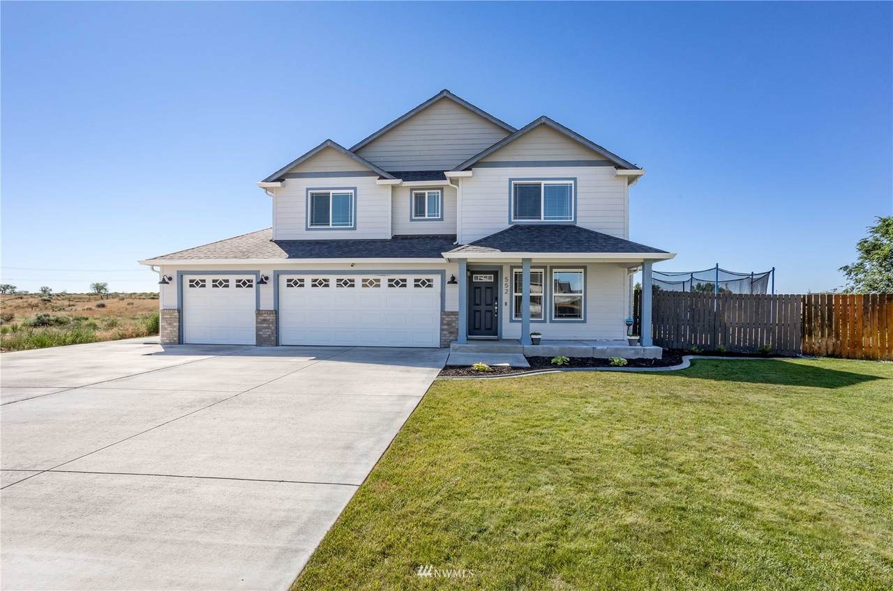 552 Glenmoor Drive - Photo 1