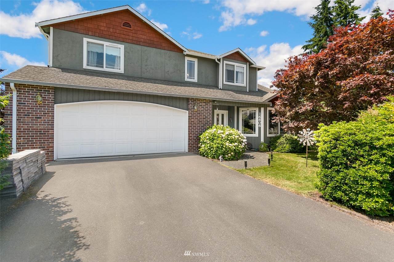 16606 Spruce Way - Photo 1