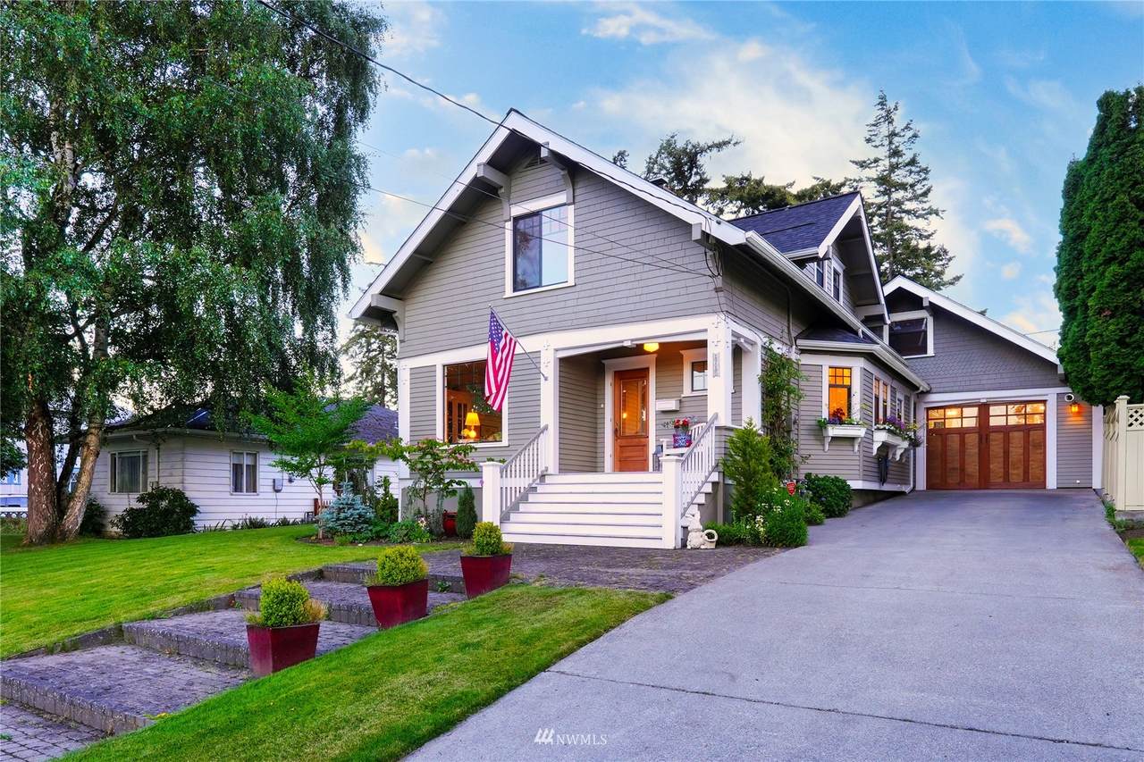 1715 8th Street - Photo 1