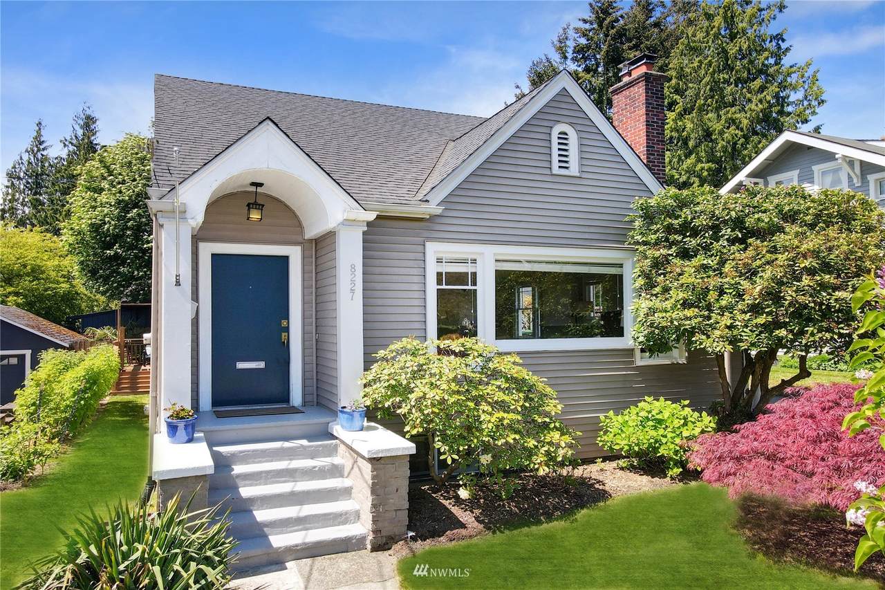 8227 Corliss Avenue - Photo 1