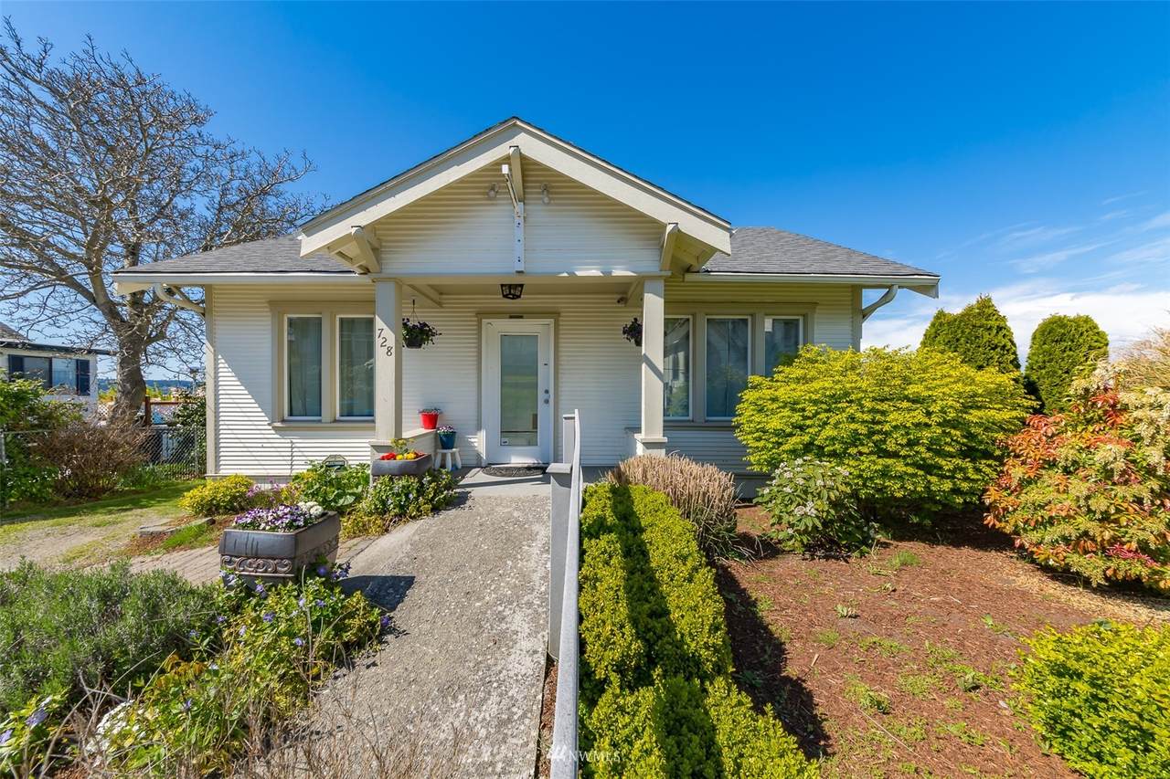 728 2nd Street - Photo 1