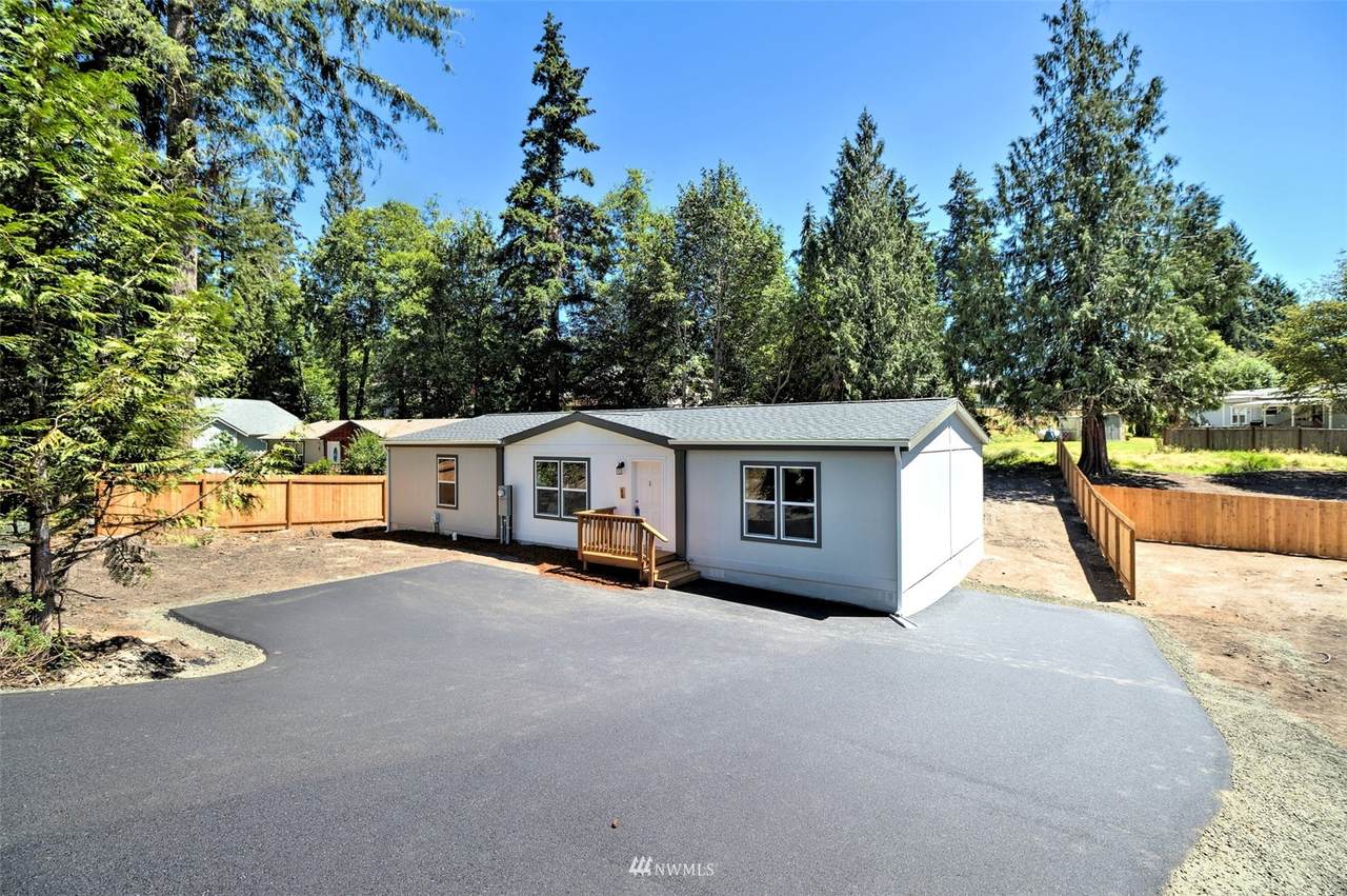 40 Clematis Avenue - Photo 1