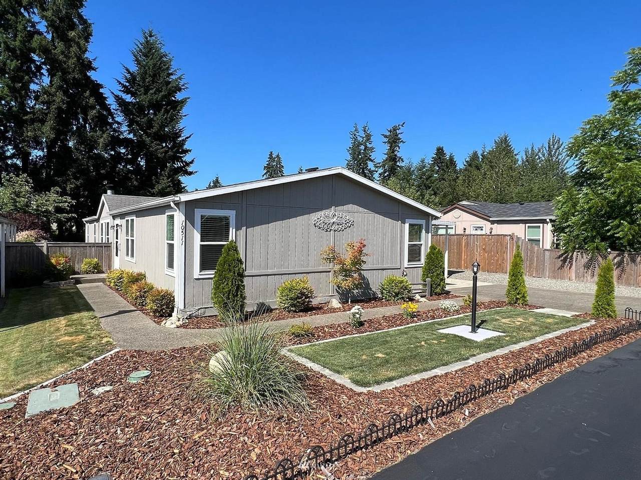 10511 196th Street Ct - Photo 1