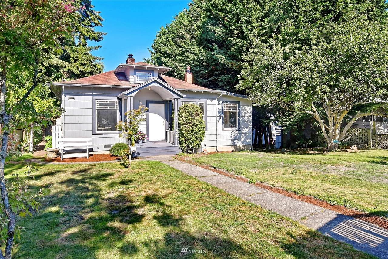 5933 47th Avenue - Photo 1