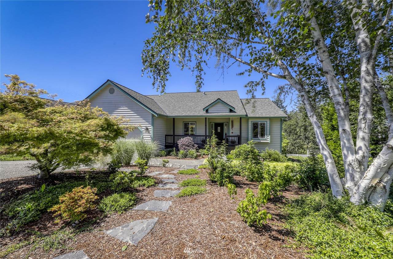 1325 Lena Place - Photo 1
