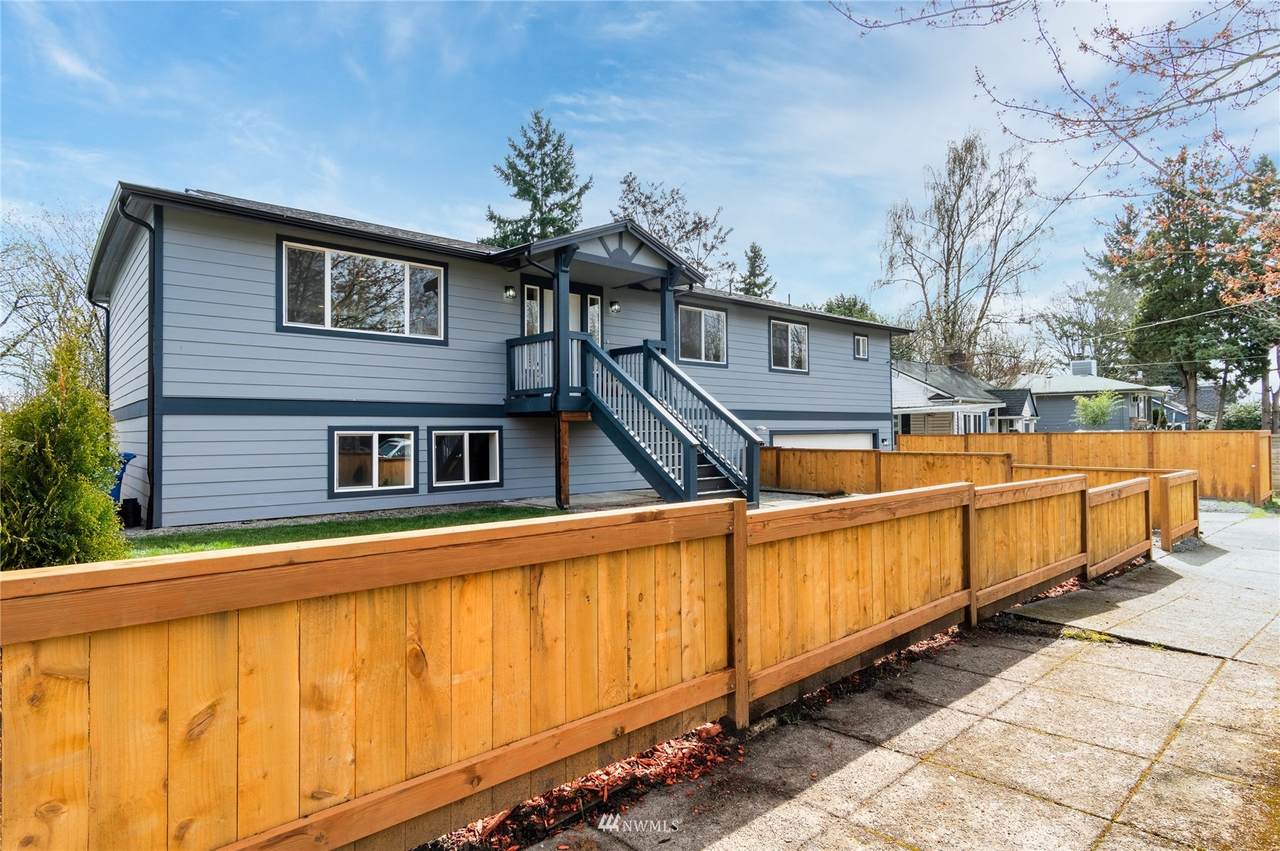 9306 39th Avenue - Photo 1